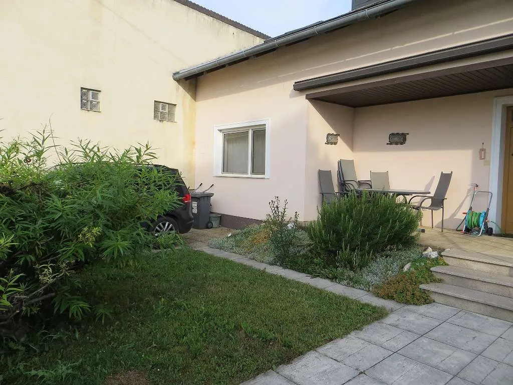 Topangebot Sommer im Eigenheim ! Haus mit pflegeleichten Garten zum Leben, Homeoffice, Firmensitz etc in Großharras zu verkaufen - Ansicht 2