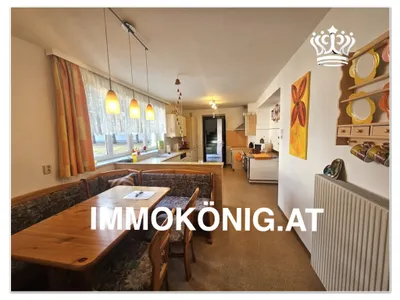 8-Zimmer-Haus kaufen in Amstetten – 251 m², € 379.000 – Bild 1 von 29