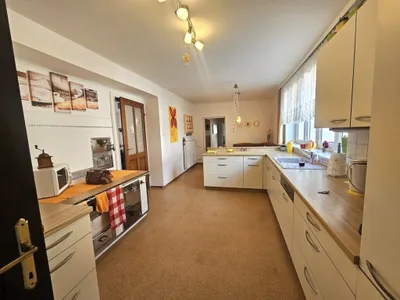 8-Zimmer-Haus kaufen in Amstetten – 251 m², € 379.000 – Bild 4 von 29