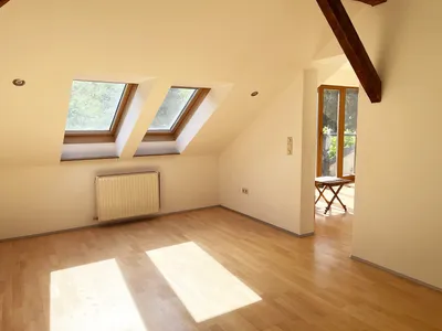 Schöne, sonnige ca 60 m2 Dachwohnung für 1-2 Personen mit Balkon, Parkplatz und Freifläche im Garten in 1140 Wien, am Stadtrand Nähe Hohe Wand Wiese von privat an privat – Bild 3