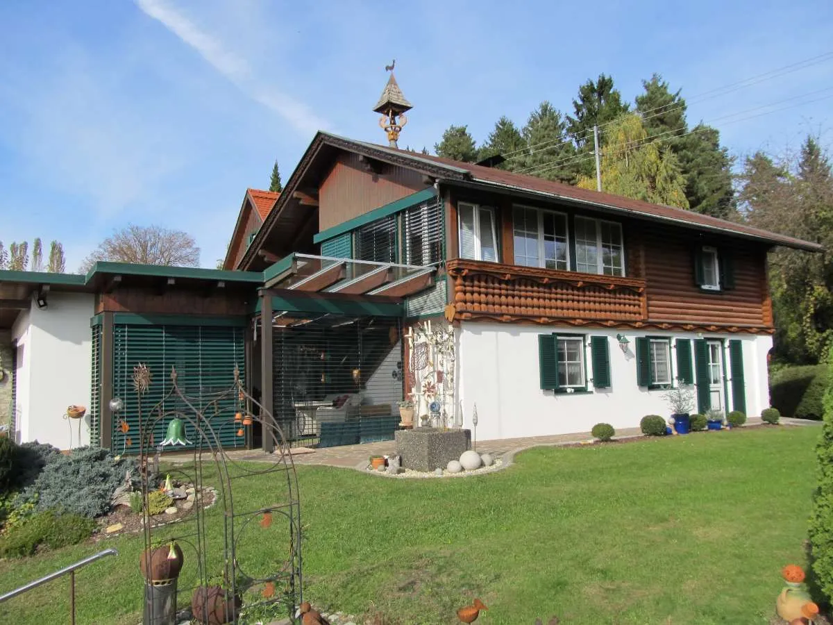 * WUNDERSCHÖNES EINFAMILIENHAUS MIT TRAUMHAFTEM PANORAMABLICK UND EIGENEM WEINGARTEN * - Ansicht 2
