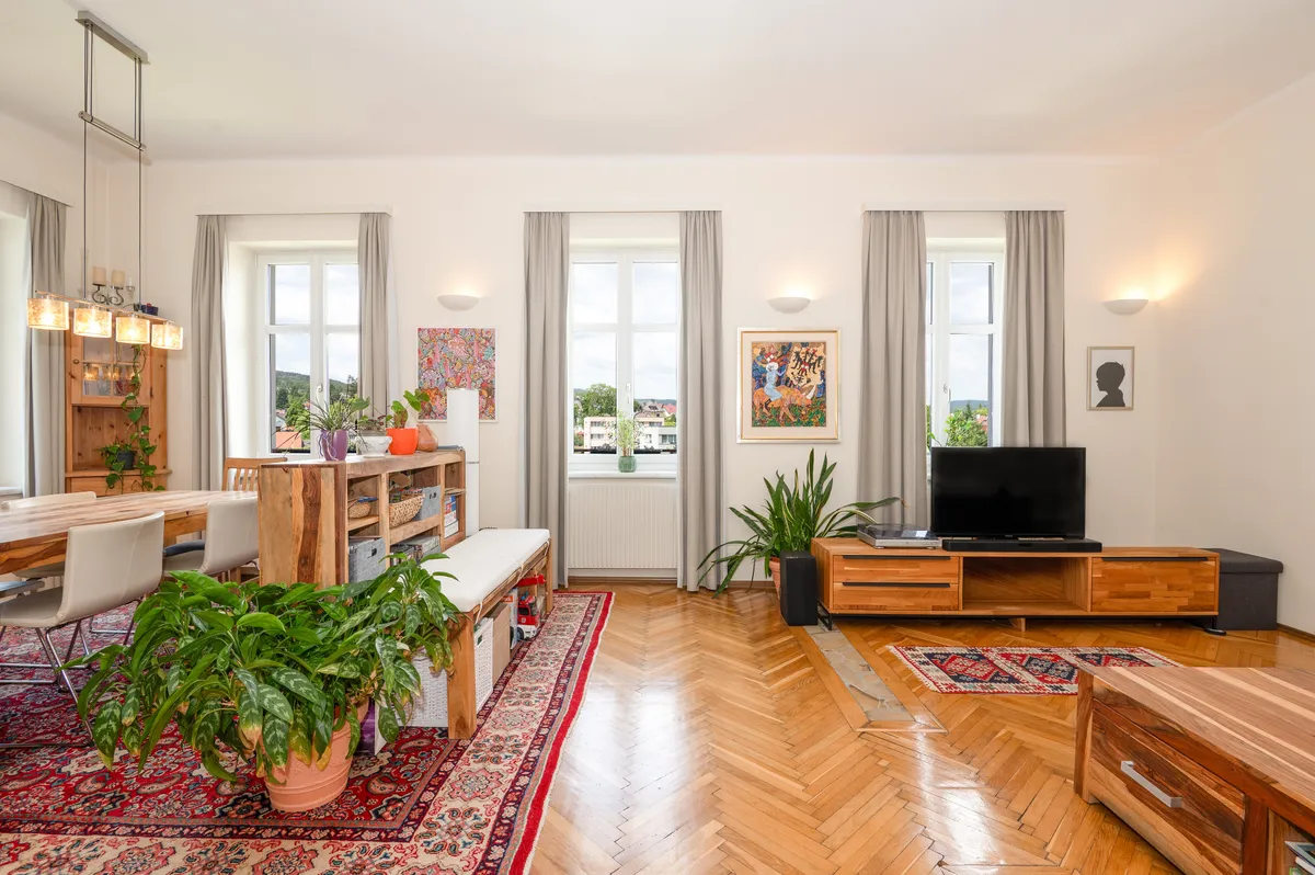 Charmante Liegenschaft mit Wintergarten und separatem Wohnbereich - Widok 2