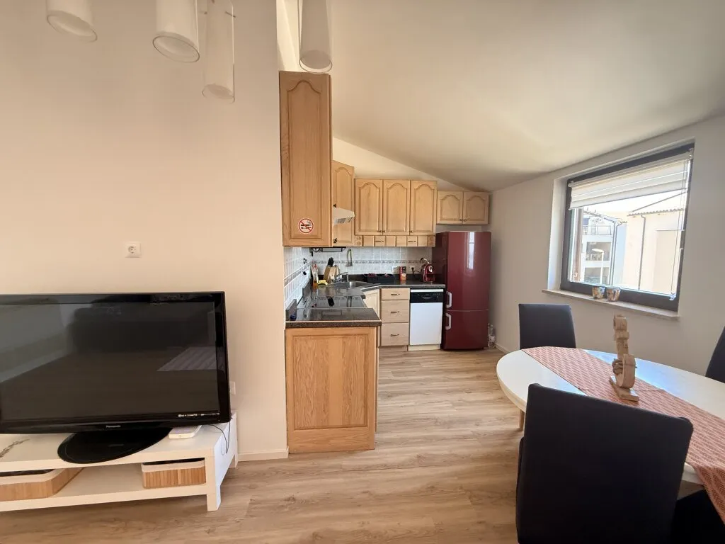70 Meter vom Meer entfernt! Traumhafte 3-Zi-Ferienwohnung mit Meerblick in Medulin, Balkon, Stellplatz, Klimaanlage! - Ansicht 2