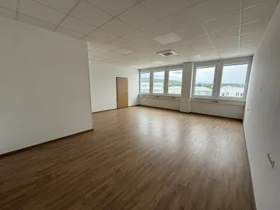 1-Zimmer-Gewerbeimmobilie mieten in Baden – 66 m², € 839 – Bild 6 von 8