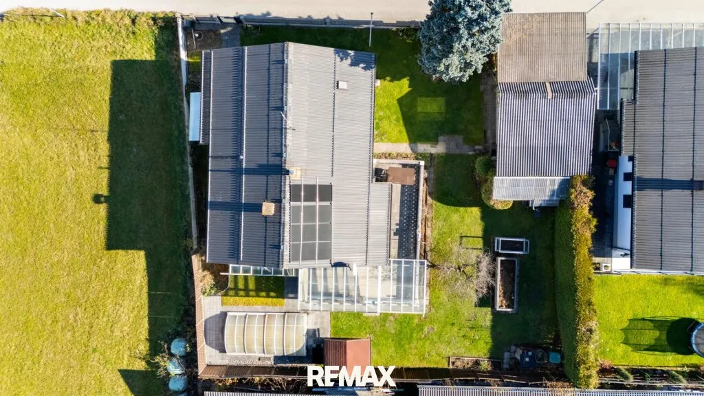Elegantes Wohnhaus mit Pool und Sauna in zentraler Lage von Feldkirchen - Ansicht 2