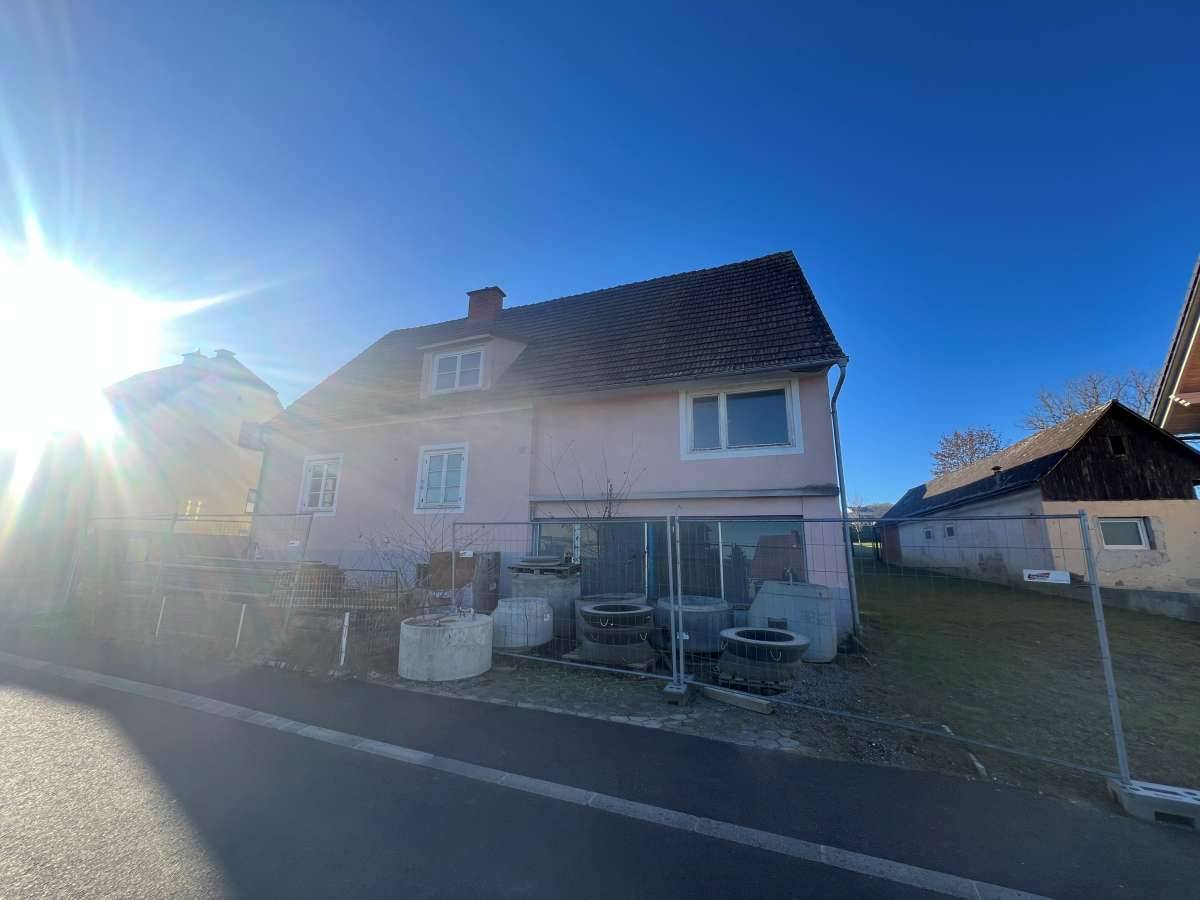 Liegenschaft (ca. 1.500 m²) mit Hausbestand sowie bewilligtem Bauvorhaben in Mühldorf bei Feldbach - Ansicht 2