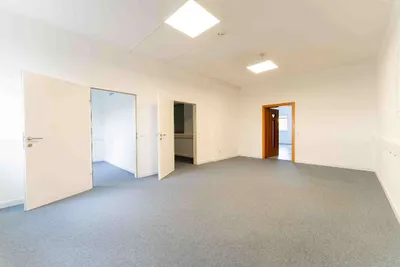 Gewerbeimmobilie mieten in Wels-Land – 161 m², € 1.700 – Bild 2 von 14