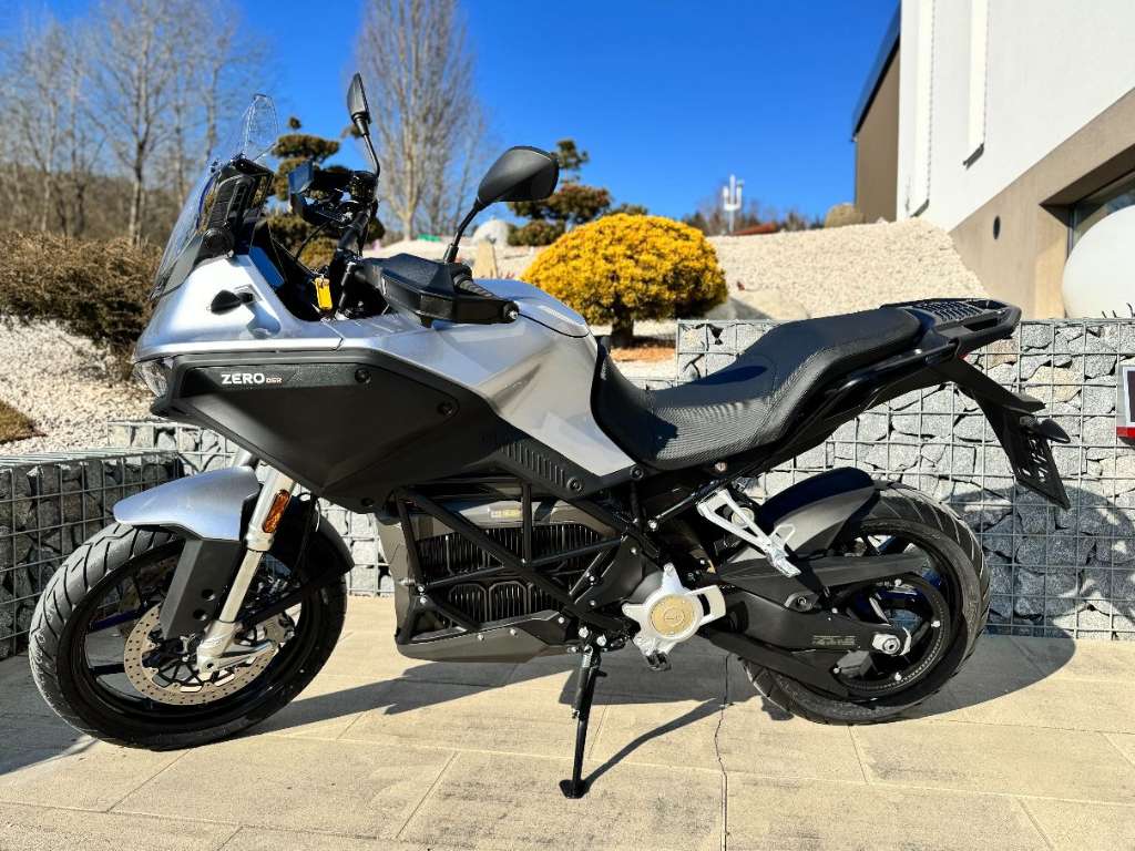 Zero Zero DSR Elektro Motorrad Tourer