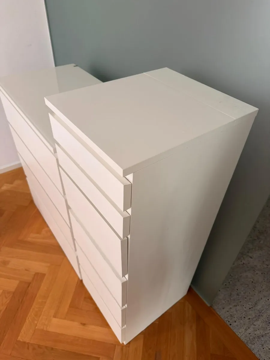 IKEA MALM Kommode schmal - 6 Schubladen & Spiegel - Weiß, € 25,- (2540 Bad Vöslau)
