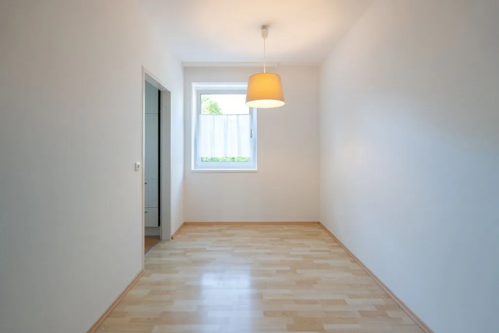 Charmante 3-Zimmer Wohnung mit Balkon/Loggia + Tiefgaragenparkplatz in Neuhofen an der Krems zu kaufen – pohled 2