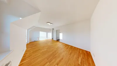 Helle Dachgeschosswohnung mit sonniger 7 m² Westterrasse und Garagenplatz in absoluter Ruhelage – Bild 3