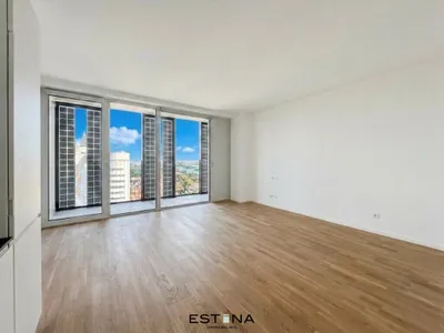 DC2 - Architektonische Klarheit trifft auf umlaufende Loggia und grenzenlosen Ausblick