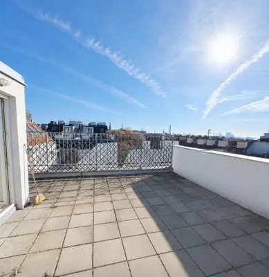 HELLE 3-ZIMMER-DG-WOHNUNG MIT GROSSER TERRASSE - IDEAL FÜR EINE 2ER-WG