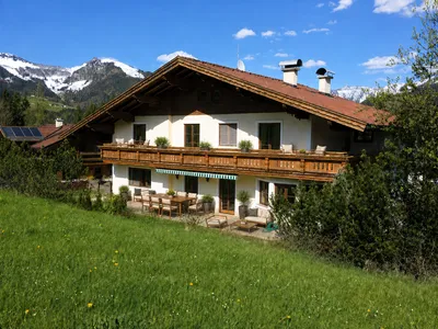 7-Zimmer-Haus mieten in Hallein – 244 m², € 1.990