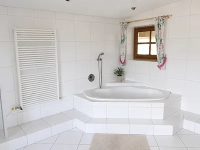 7-Zimmer-Haus mieten in Hallein – 244 m², € 1.990 – Bild 16 von 18