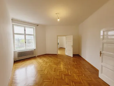 Langackergasse: 5-6 Zimmer Stilaltbau in Grünruhelage und Ausblick – Bild 2