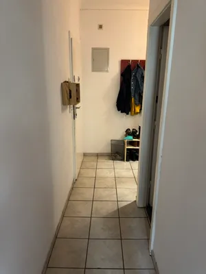 Ruhige und geräumige 3-Zimmer-Wohnung im Herzen Gersthofs – Bild 3