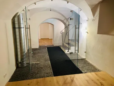6-Zimmer-Gewerbeimmobilie mieten in Graz – 259 m², € 3.862 – Bild 2 von 8