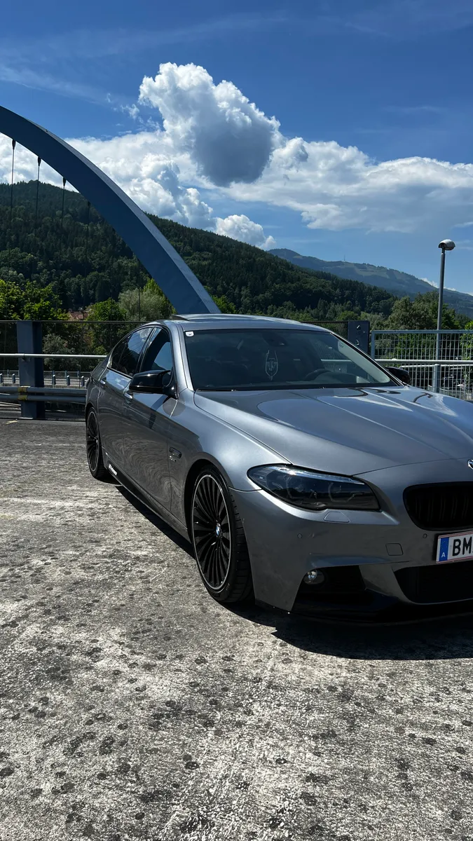 BMW 5 Series 2011 photo 3