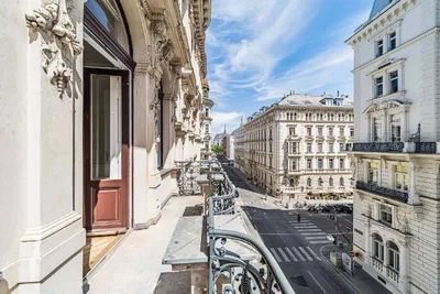 Prachtvoller, neu sanierter 202m² Stilaltbau I 5 Zi I 3 Balkone I 1. Bezirk – Bild 3