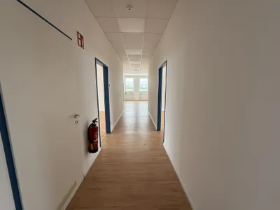 1-Zimmer-Gewerbeimmobilie mieten in Baden – 43 m², € 567 – Bild 4 von 7