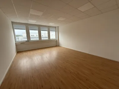 1-Zimmer-Gewerbeimmobilie mieten in Baden – 43 m², € 567 – Bild 6 von 7