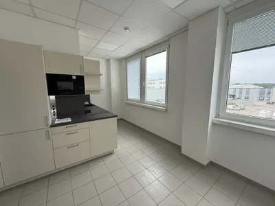 1-Zimmer-Gewerbeimmobilie mieten in Baden – 43 m², € 567 – Bild 5 von 7