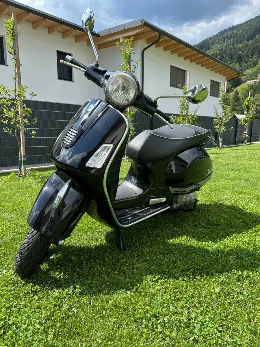 Vespa GTS