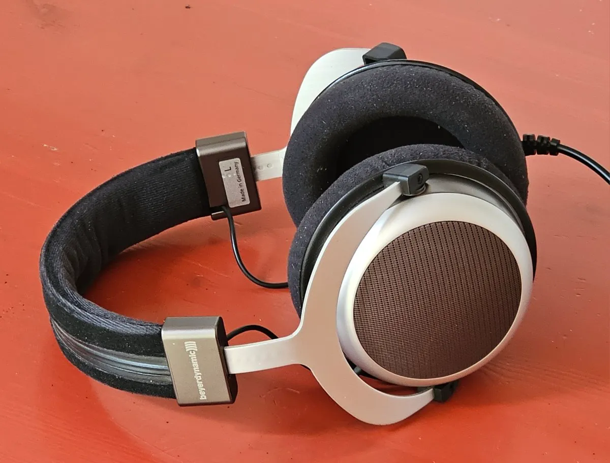 Used Beyerdynamic T90 Headphones for Sale | HifiShark.com