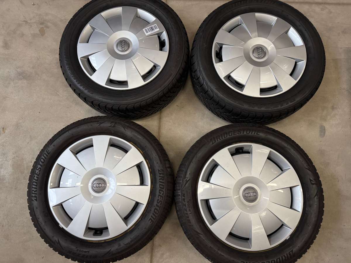 Original VW AUDI SEAT SKODA Komplettradsatz Winterreifen (M+S) BRIDGESTONE 2x BLIZZAK LM005 2x BLIZZAK L-32 205/55 R16 91H DOT 2x 4521 2x1719 Profiltiefe ca. 2x7mm + 2x5mm Stahlfelgen 6Jx16 ET48 Teilenummer: 5Q0601027 BG - GEBRAUCHT - PREIS Inkl. MWST!