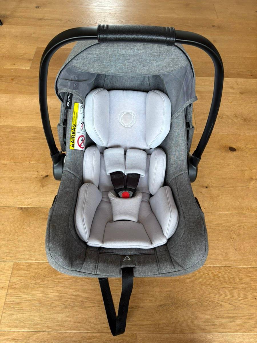 Bugaboo Maxi Cosi Babyschale + Isofix + Maxi Cosi Kinderwagen Adapter,   190,- (5440 Golling an der Salzach) - willhaben
