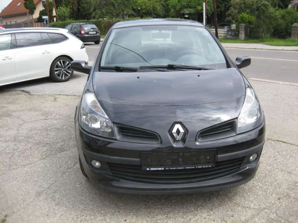Renault Clio Limousine
