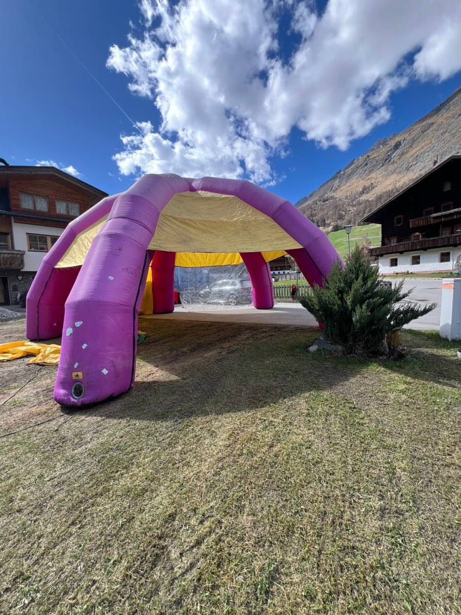 Aufblasbares Party-Zelt,  150,- (9974 Bichl) - willhaben