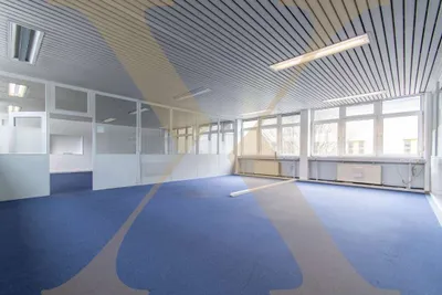 Gewerbeimmobilie mieten in Linz – 100 m², € 705