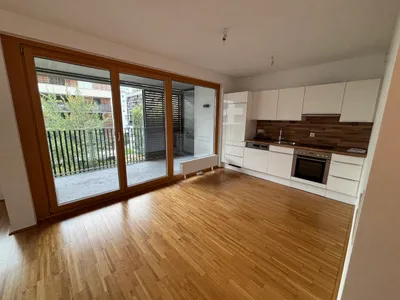 Helle Neubauwohnung 1020 + Stellplatz