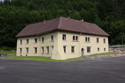 16-Zimmer-Gewerbeimmobilie mieten in Klagenfurt Land – 500 m², € 2.897 – Bild 1 von 8