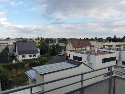 sehr schöne neuwertige Wohnung, in 2 Minuten am Liesinger Bahnhof/ Bahnsteig, trotzdem Ruhelage und TOP ausgestattet