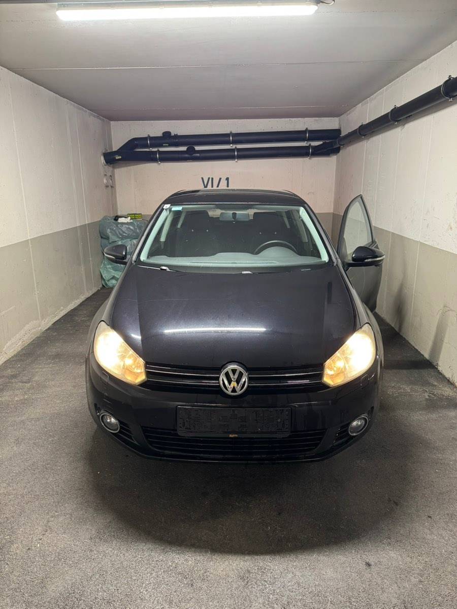 VW Golf VI 1.6 TDI BMT | PICKERL NEU