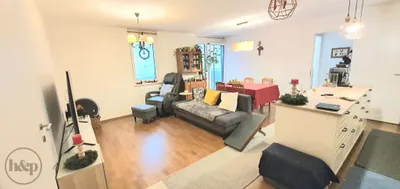 4 ZiMMER BALKONWOHNUNG MIT PERFEKTER INFRASTRUKTUR INKL.GARAGE, HEIZ-und WARMWASSERKOSTEN – Bild 3