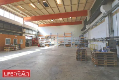Gewerbeimmobilie mieten in Gmunden – 400 m², € 3.840