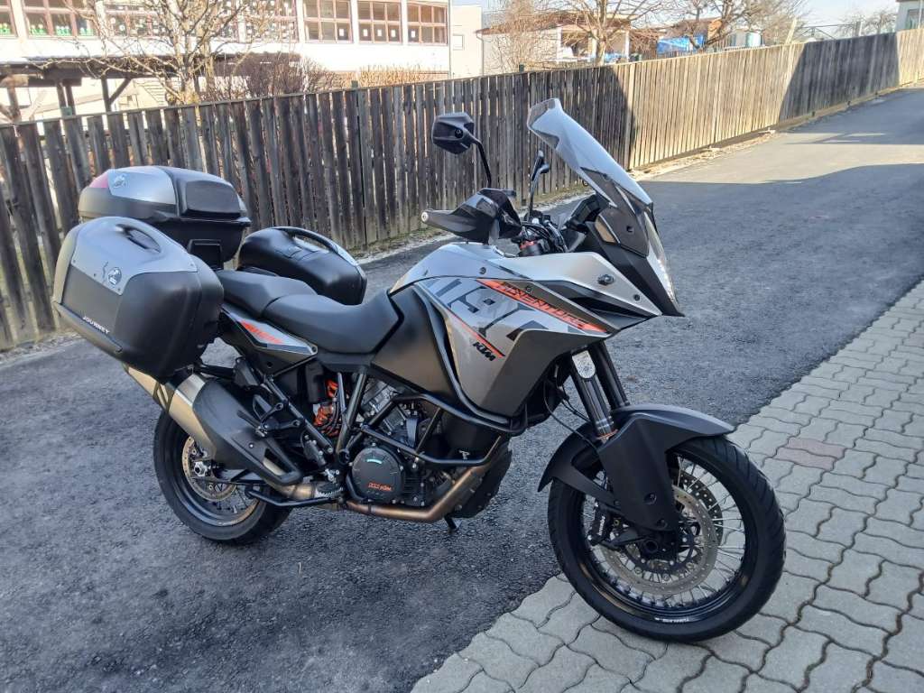 KTM 1190 Adventura Tourer