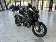 MV Agusta Dragster R black