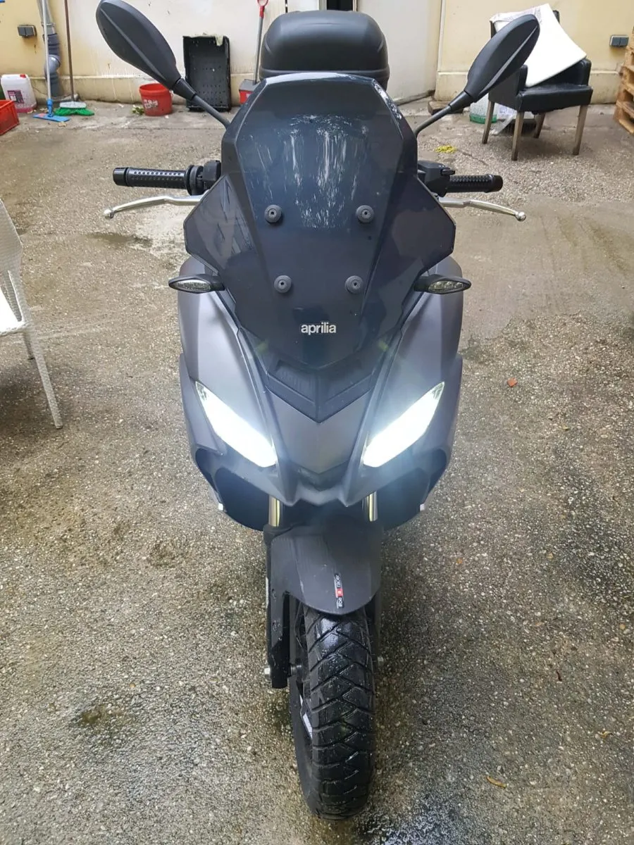 Aprilia SR