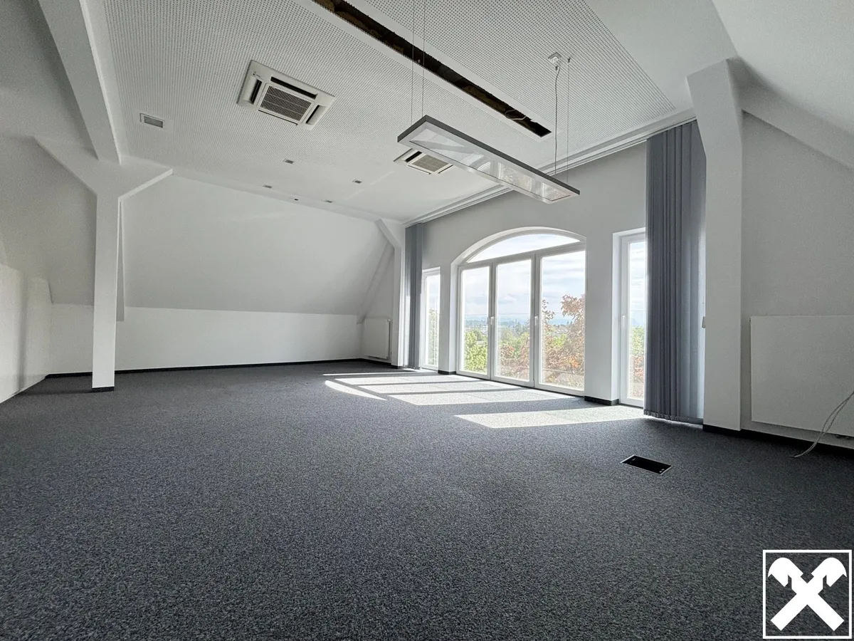 Arbeiten mit Charme - Bürofläche im Dachgeschoss einer Villa - Ansicht 2