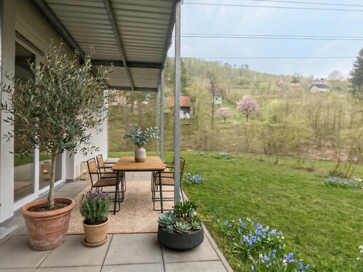ERSTBEZUG: Moderne 3-Zimmer-Gartenwohnung in Ecklage mit Blick ins Grüne - Ansicht 2