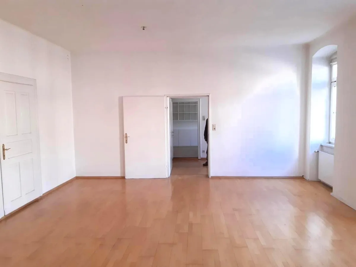 Zentrales Innenstadt-Büro mit Stellplatz in der Welser Ringstraße - eventuell große Werbemöglichkeit auf Fassade ! – pohled 2