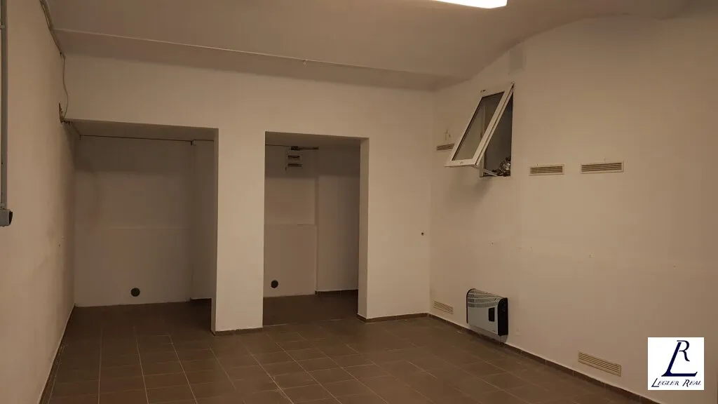 Lokal użytkowy, 68 m²