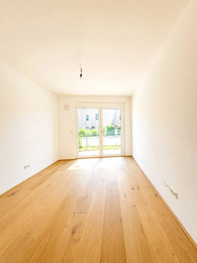 Exklusive 3-Zimmer-Gartenwohnung mit Balkon & Terrasse - Wohnen nahe der Donau – pohled 3