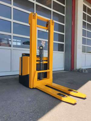 Jungheinrich 1400kg Hublast, Triplex, Initialhub, Gabelstapler