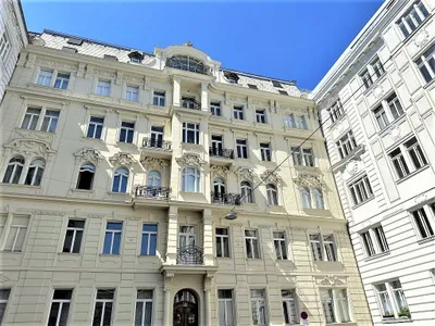 MÖLLWALDPLATZ, U1-Nähe, 133 m2 Altbau mit Loggia, 3 Zimmer, Extraküche, Wannenbad, Parketten, 1. Liftstock – Bild 2